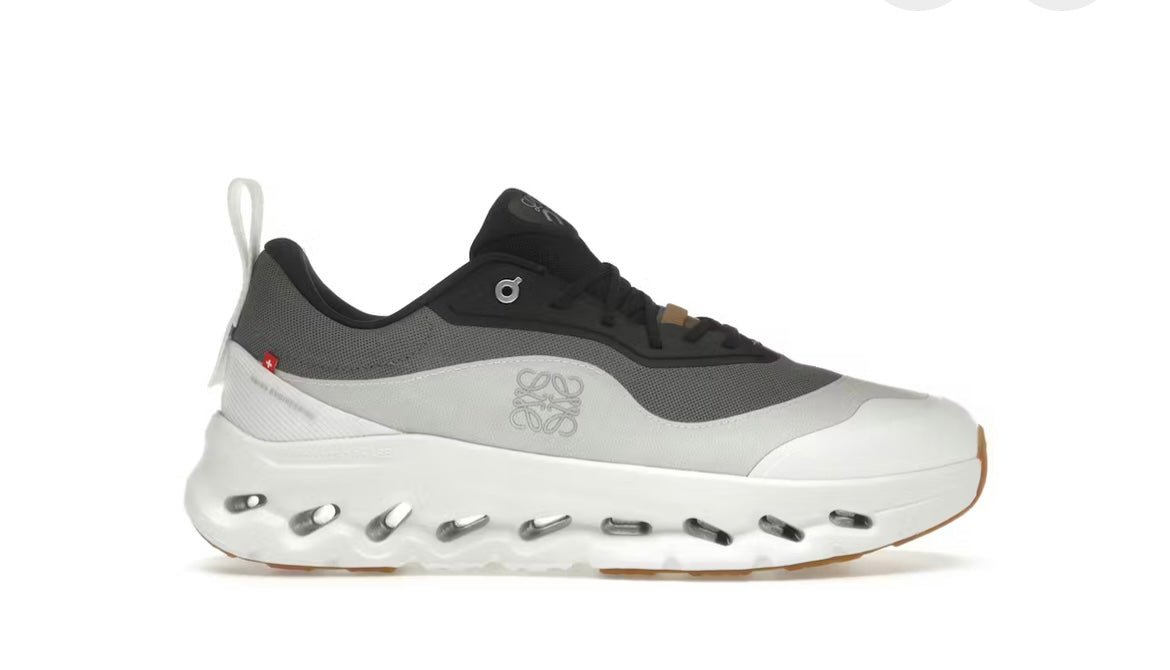 Sneakers ON x Loewe