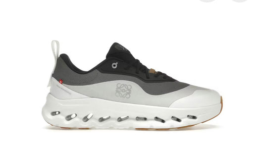 Sneakers ON x Loewe